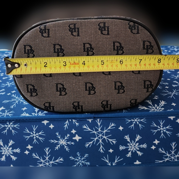 **Dooney & Bourke Classic Bucket Bag NWT - Picture 7 of 10